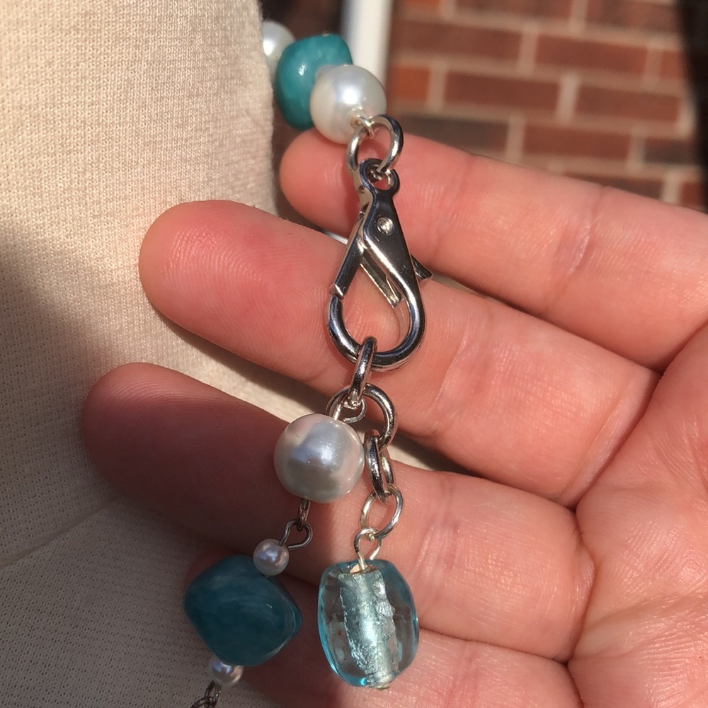 Beach Babe! ๐๐โ๏ธ๐๏ธ Hand crafted necklace from vintage earrings and beads - Picture 8 of 12